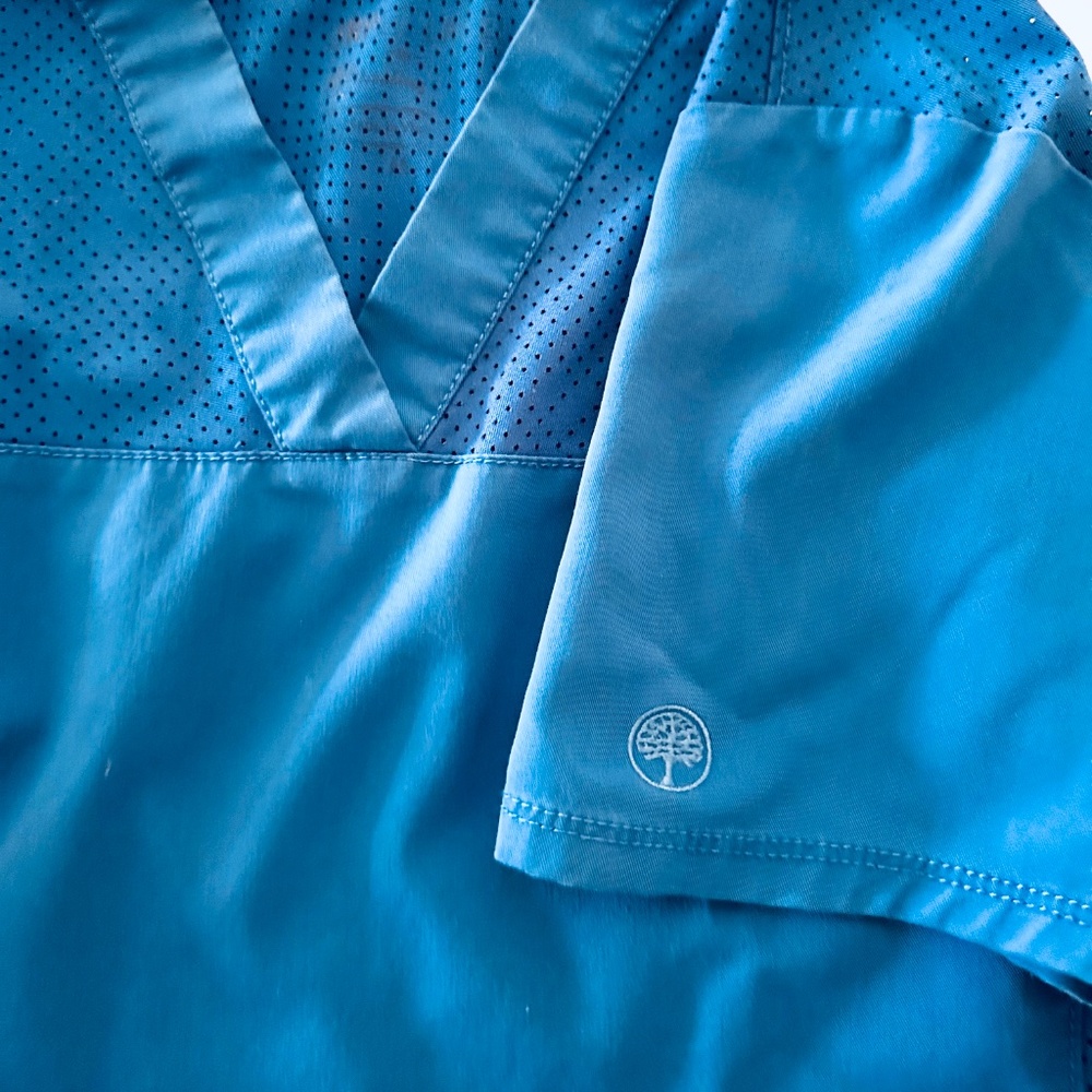 Scrubs Set Purple Label by Healing Hands in Royal Blue Size Medium Petite - Picture 8 of 12